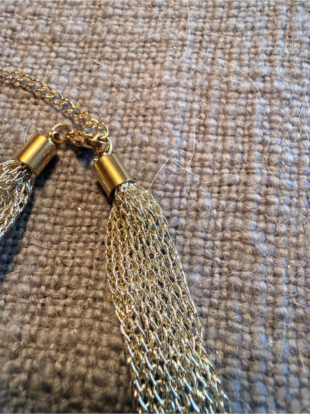 Gold Mesh Necklace with 24k gold dipped shell Pendant - Picture 4 of 5